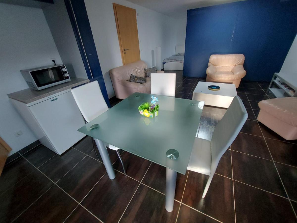 Lovely Appartment With Private Patio And Private Entrance In Luxembourg 60M2 Saeul Exteriér fotografie